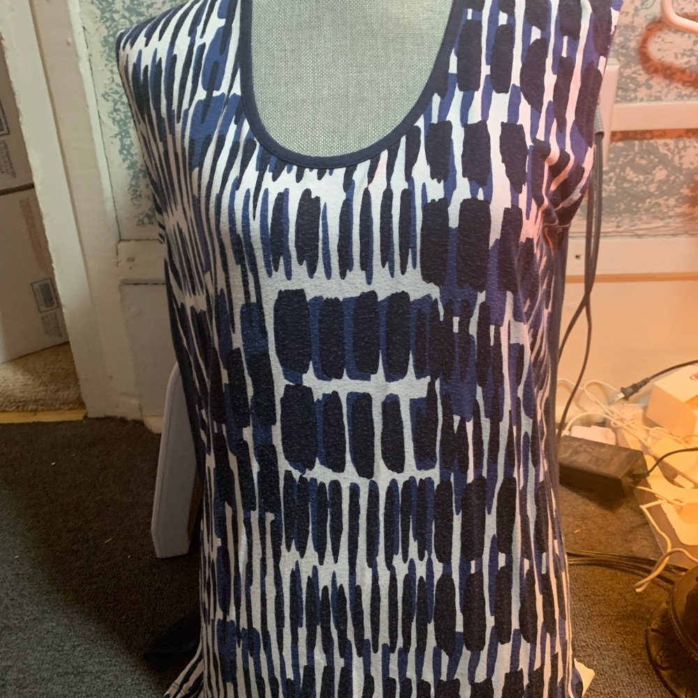 ⭐️ 3 for $20 sALE Women’s DKNY  sleeveless top